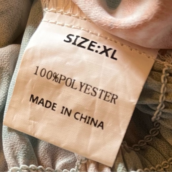 Beautiful sage floral blouse. - Picture 5 of 5